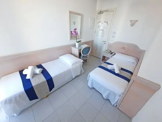 Tek Kişilik Oda, Kısmi Deniz Manzaralı