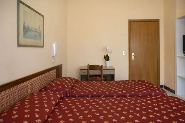 Standard Üç Kişilik Oda