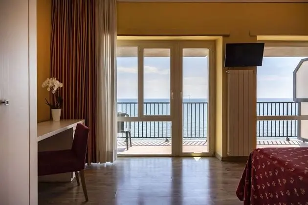 Superior Tek Büyük Yataklı Oda, Deniz Manzaralı