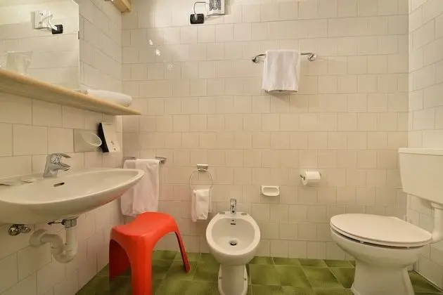 Economy Üç Kişilik Oda, Sigara İçilmez