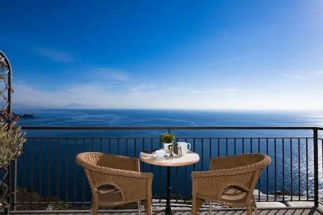 Deluxe Dört Kişilik Oda, Deniz Manzaralı