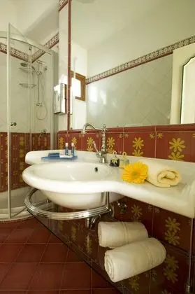Tek Büyük Yataklı Oda, Bahçe Manzaralı