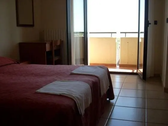 Standard Tek Büyük veya İki Ayrı Yataklı Oda, Balkon