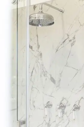 Basic Tek Büyük Yataklı Oda