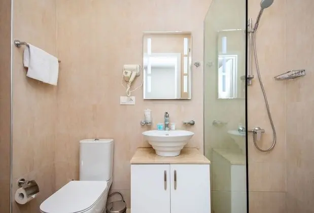 Standard Tek Büyük veya İki Ayrı Yataklı Oda
