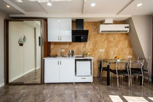 Studio Apartment with Terrace