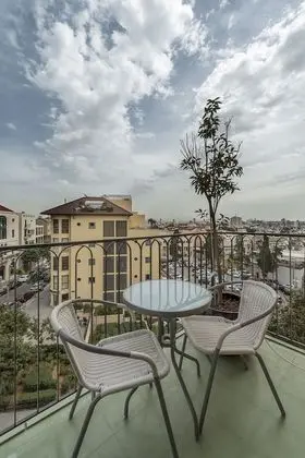 Classic Tek Büyük veya İki Ayrı Yataklı Oda, Balkon, Şehir Manzaralı