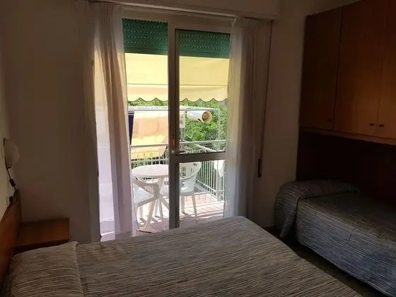 Üç Kişilik Oda, Birden Çok Yatak, Balkon