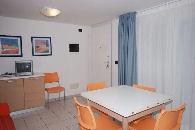 Apart Daire, 2 Yatak Odası, Zemin Kat (C-6)