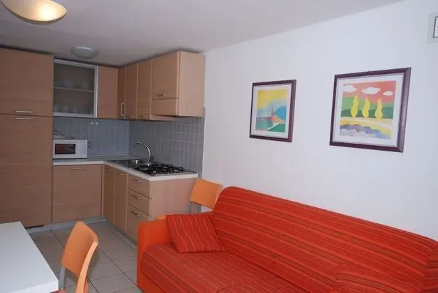 Apart Daire, 2 Yatak Odası, Zemin Kat (C-6)