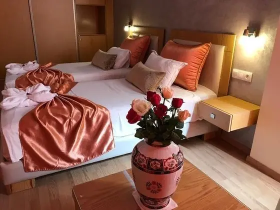 Comfort Tek Büyük Yataklı Oda