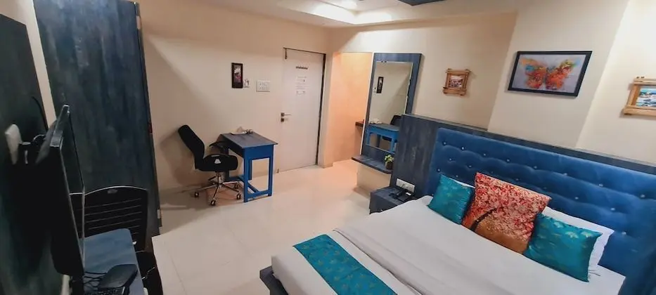Deluxe Tek Büyük Yataklı Oda