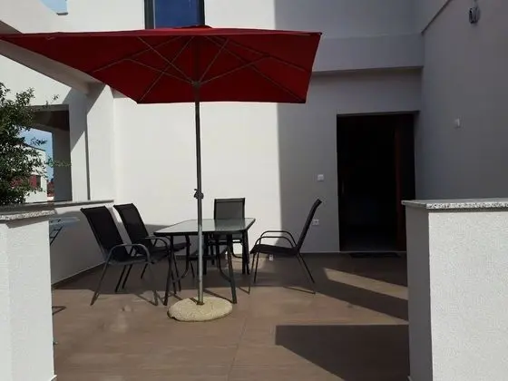 Apart Daire (Mari - close to the sea & parking - A)