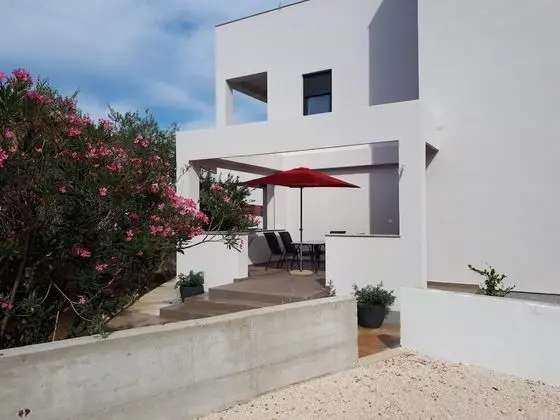 Apart Daire (Mari - close to the sea & parking - A)