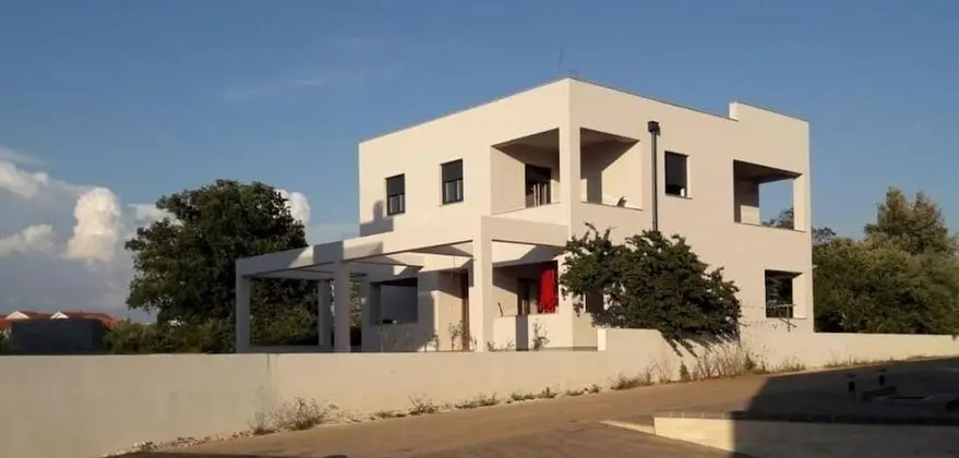 Apart Daire (Mari - close to the sea & parking - A)