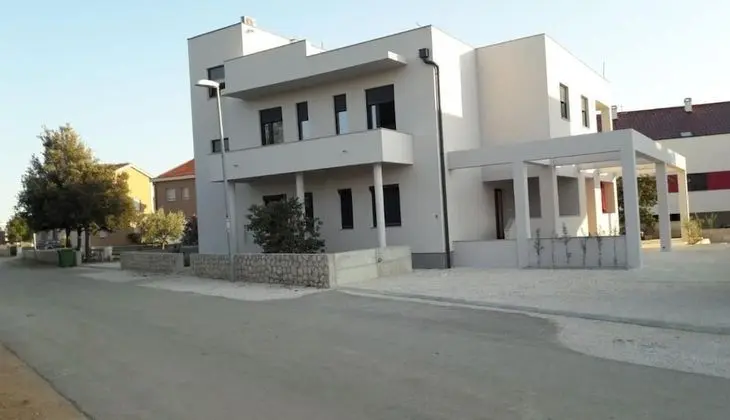 Apart Daire (Mari - close to the sea & parking - A)