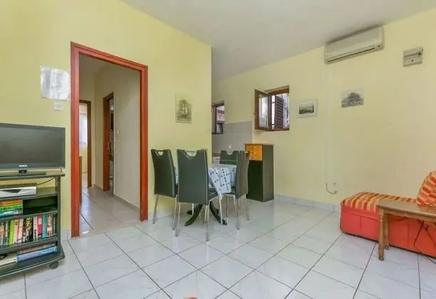 Apart Daire (Mari - great location 30m from the se)