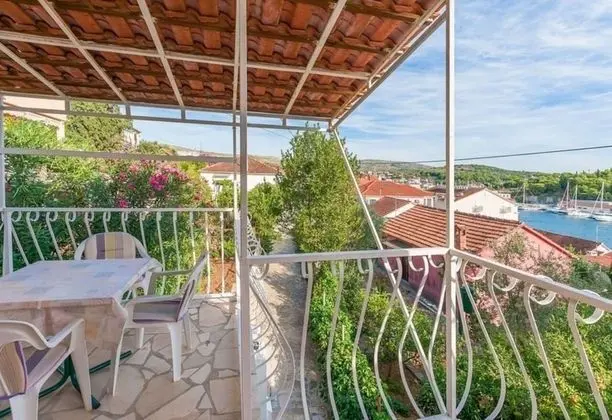 Apart Daire (Mari - great location 30m from the se)
