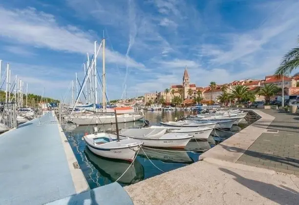 Apart Daire (Mari - great location 30m from the se)