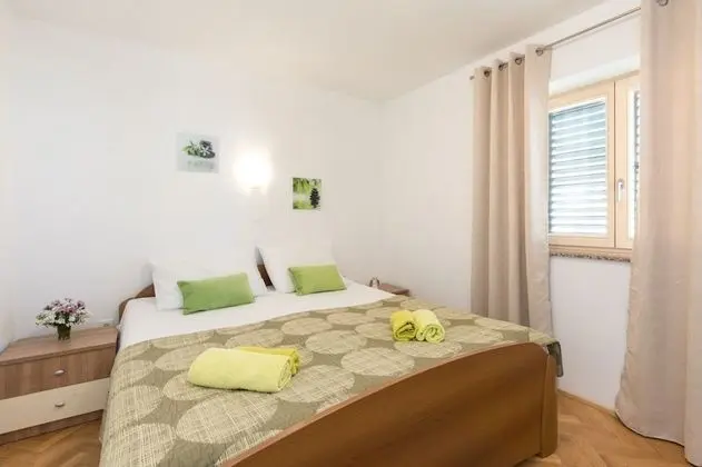 Ev (Mari - modern holiday house close to )
