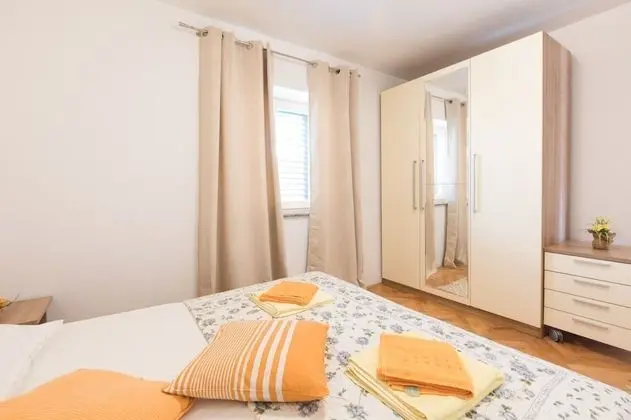 Ev (Mari - modern holiday house close to )