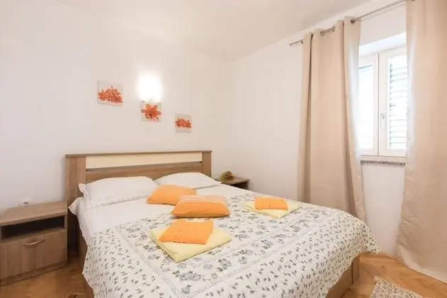 Ev (Mari - modern holiday house close to )