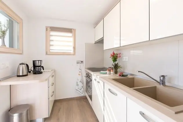 Ev (Mari - modern holiday house close to )