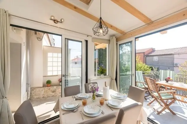 Ev (Mari - modern holiday house close to )