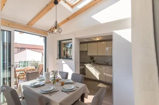 Ev (Mari - modern holiday house close to )