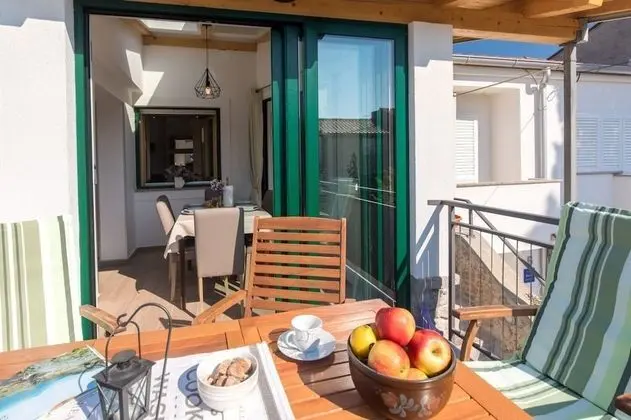 Ev (Mari - modern holiday house close to )