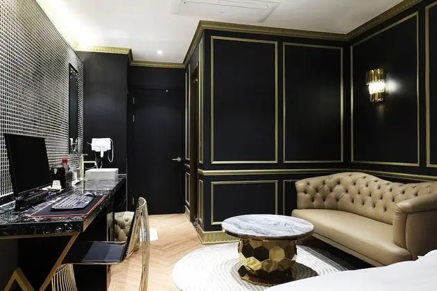 Luxury Tek Büyük Yataklı Oda