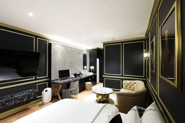 Luxury Tek Büyük Yataklı Oda