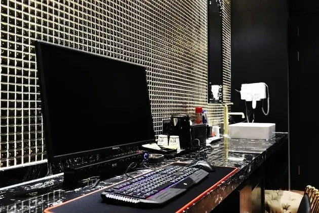 Luxury Tek Büyük Yataklı Oda