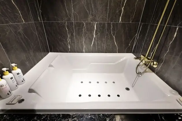 Luxury Tek Büyük Yataklı Oda