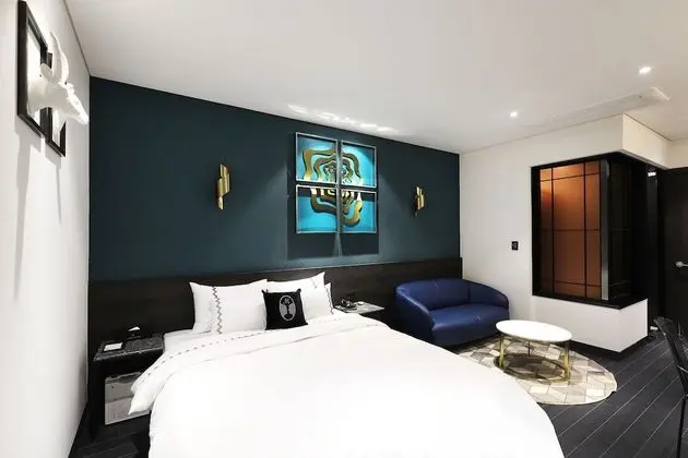 Premium Tek Büyük Yataklı Oda