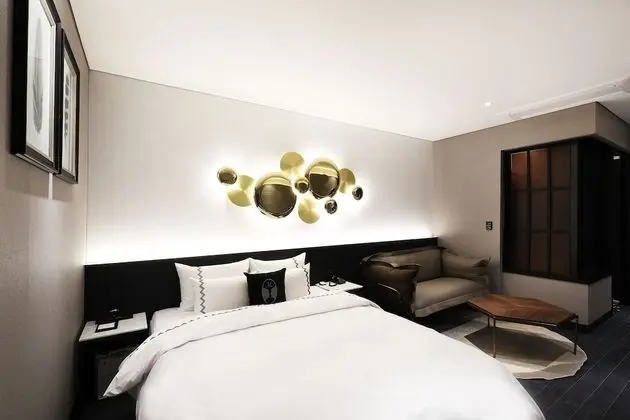 Premium Tek Büyük Yataklı Oda