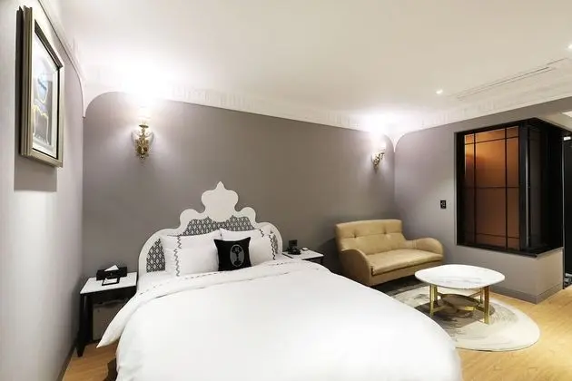 Premium Tek Büyük Yataklı Oda