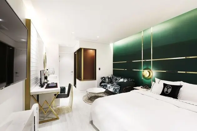 Premium Tek Büyük Yataklı Oda