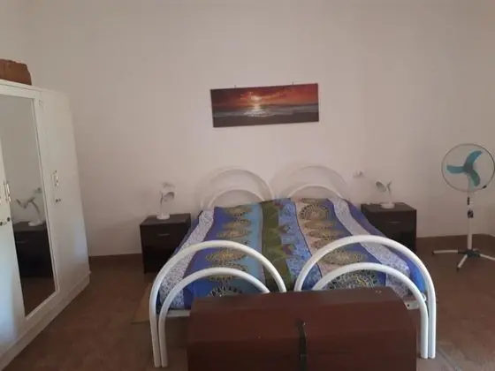 Tek Büyük veya İki Ayrı Yataklı Oda, Ortak Banyo