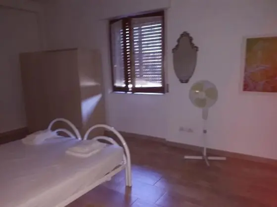 Tek Büyük veya İki Ayrı Yataklı Oda, Ortak Banyo