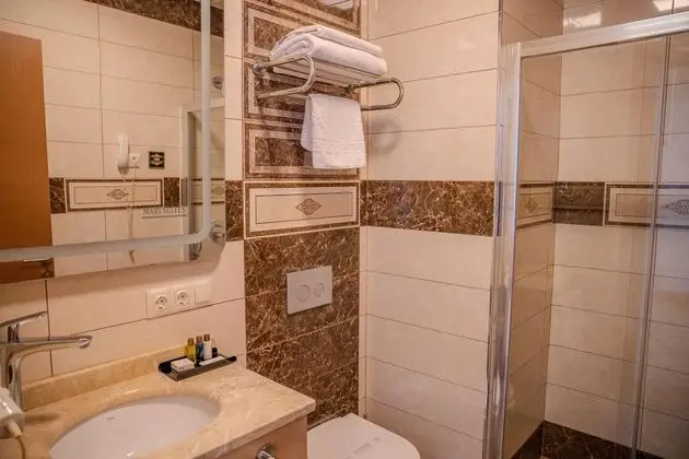 Triple, Şehir Manzaralı