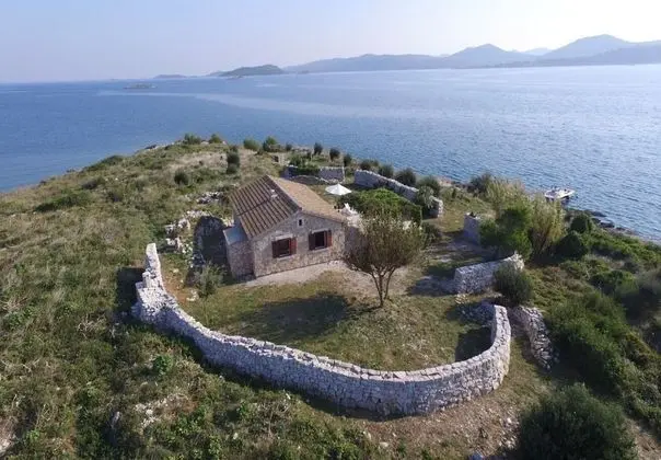 Ev (Mari - whole island for you - H(4+1))