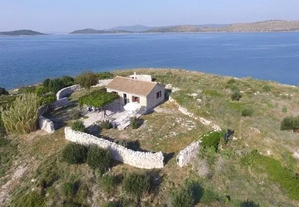 Ev (Mari - whole island for you - H(4+1))