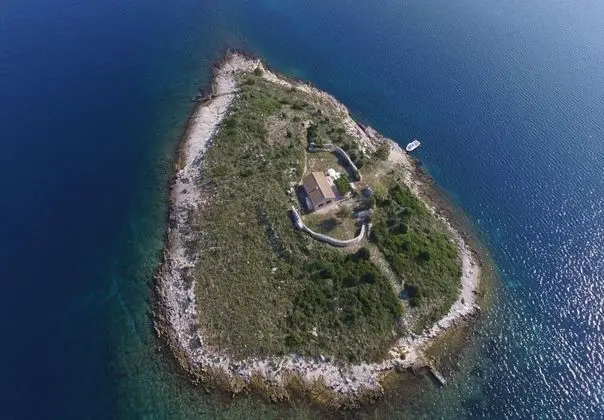 Ev (Mari - whole island for you - H(4+1))