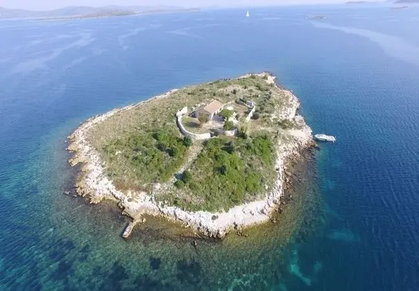 Ev (Mari - whole island for you - H(4+1))
