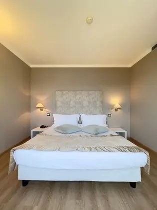 Junior Suite - Lake view with double balcony