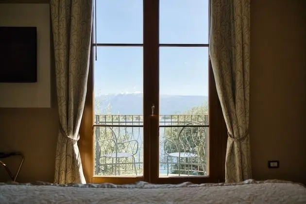 Junior Suite - Lake view with double balcony