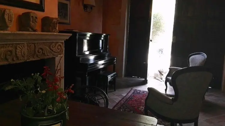 Üç Kişilik Oda