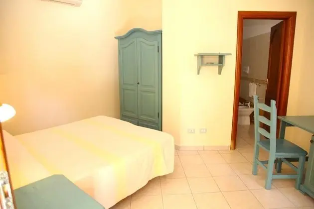 Tek Büyük veya İki Ayrı Yataklı Oda (with extra bed)