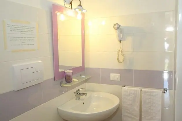 Tek Büyük veya İki Ayrı Yataklı Oda (with extra bed)